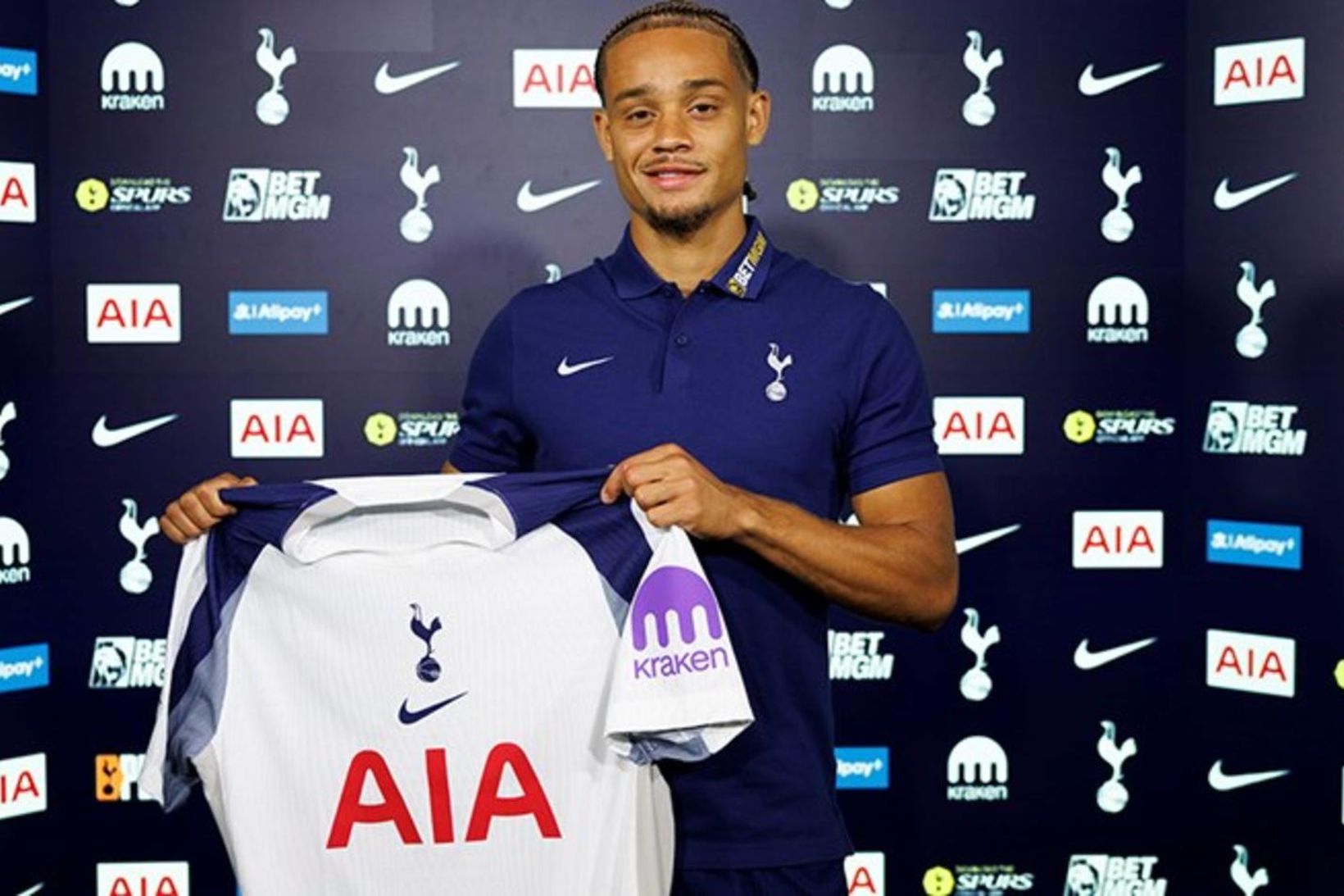 Hollendingurinn kominn til Tottenham