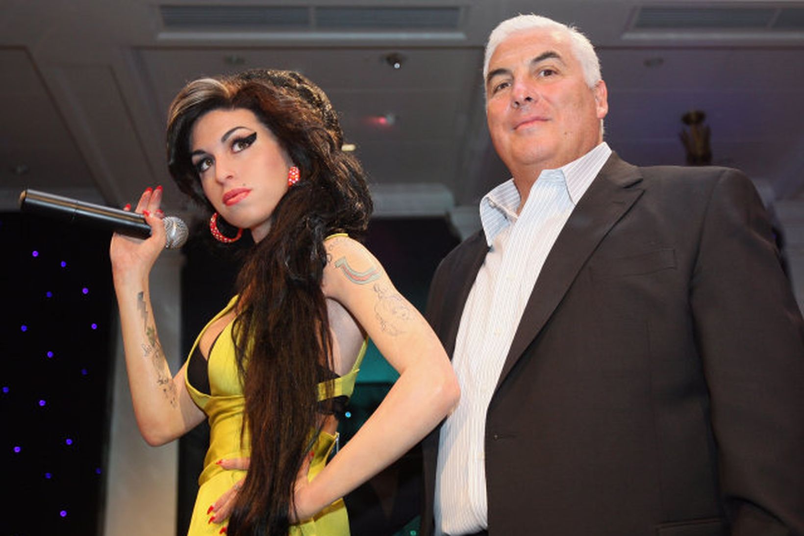 Amy Winehouse, úr vaxi, með föður sínum Mitch Winehouse