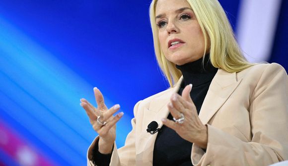 Pam Bondi næsti dómsmálaráðherra 