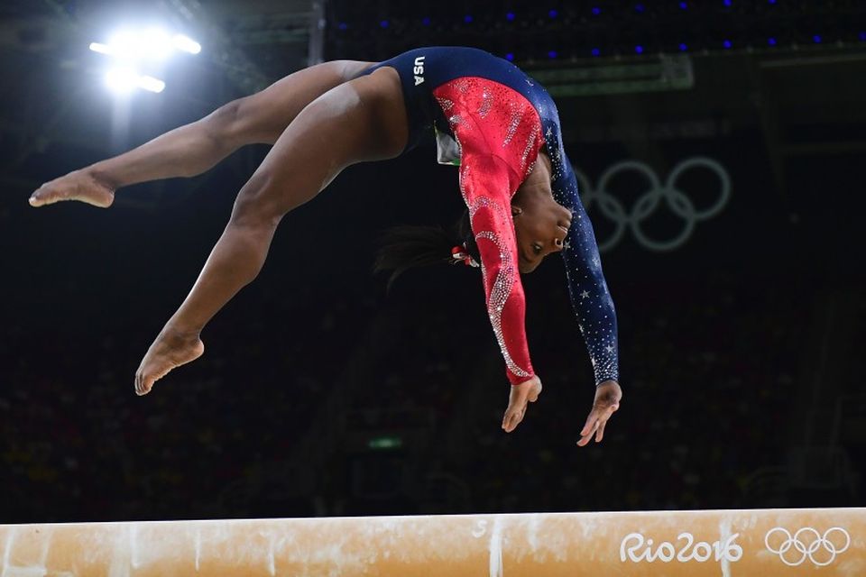 Bandaríska fimleikakonan Simone Biles kom sá og sigraði á Ólympíuleikunum í Ríó.