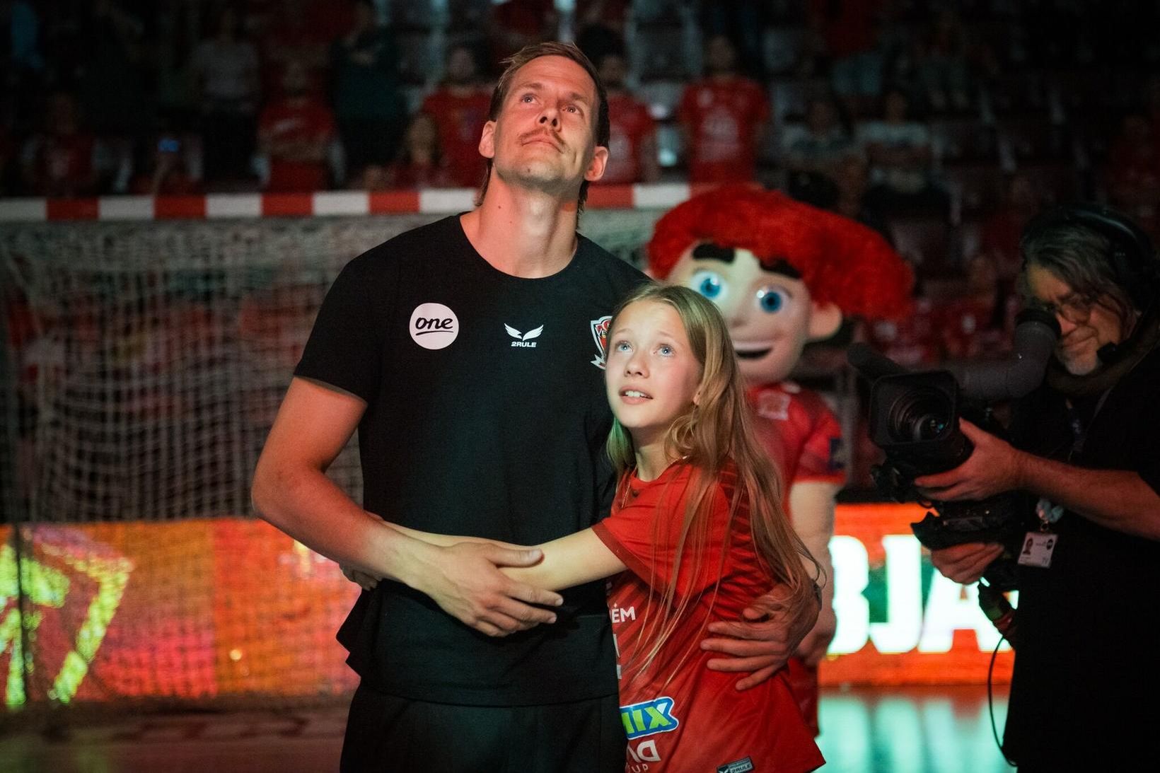 Bjarki kvaddi með tárin í augunum