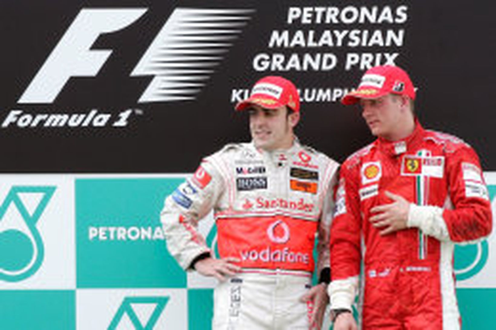 Räikkönen á palli í Sepang með Alonso.