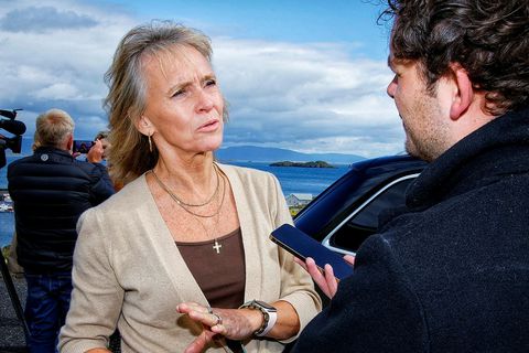 Þorgerður Katrín ræðir við blaðamann Morgunblaðsins að loknum ríkisstjórnarfundi.