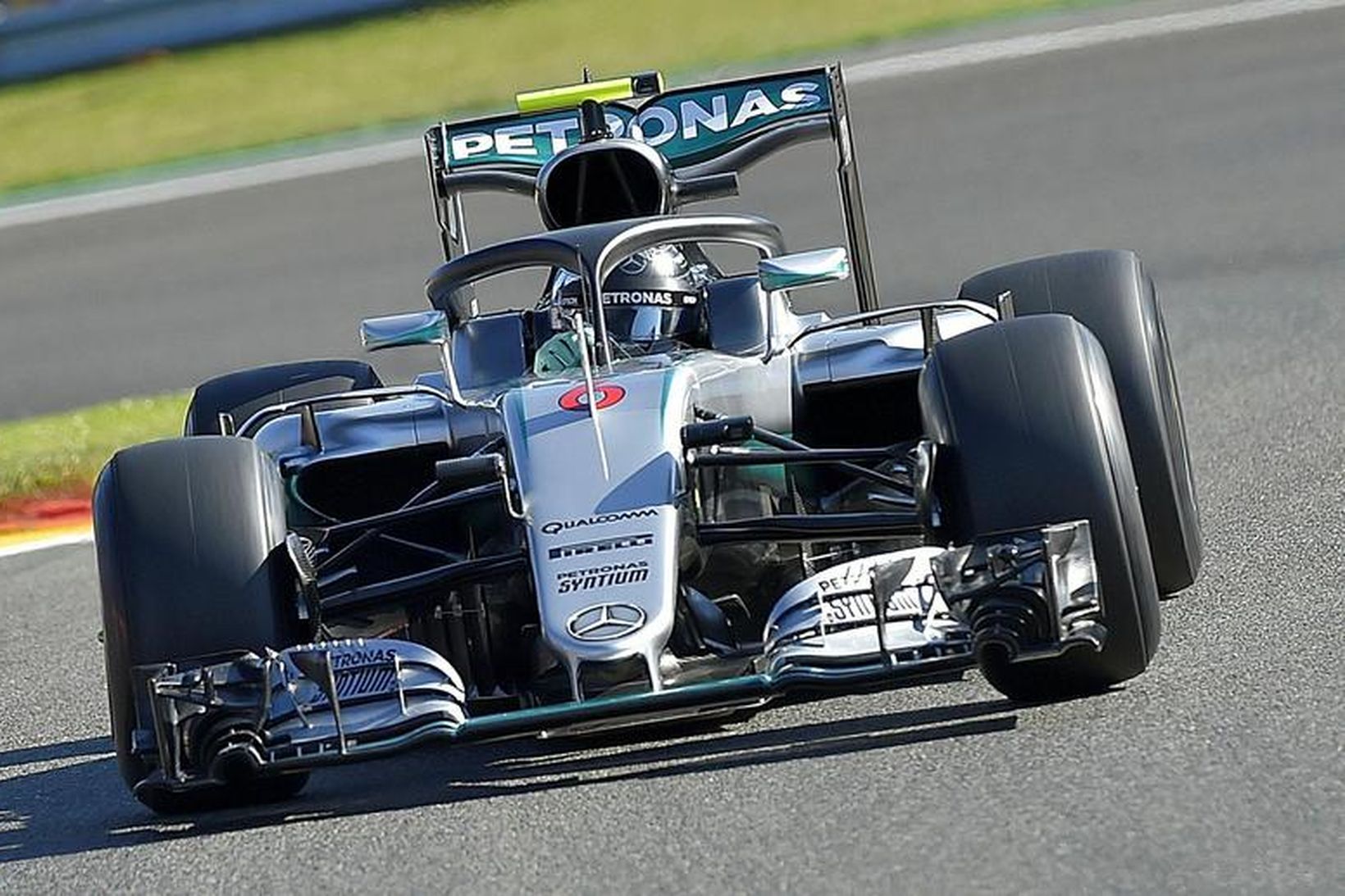 Nico Rosberg á ferð í Spa-Francorchamps í morgun. Svo sem …