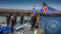 VS Ægir og Týr seldir og Ríkisfánarnir dreignir niður