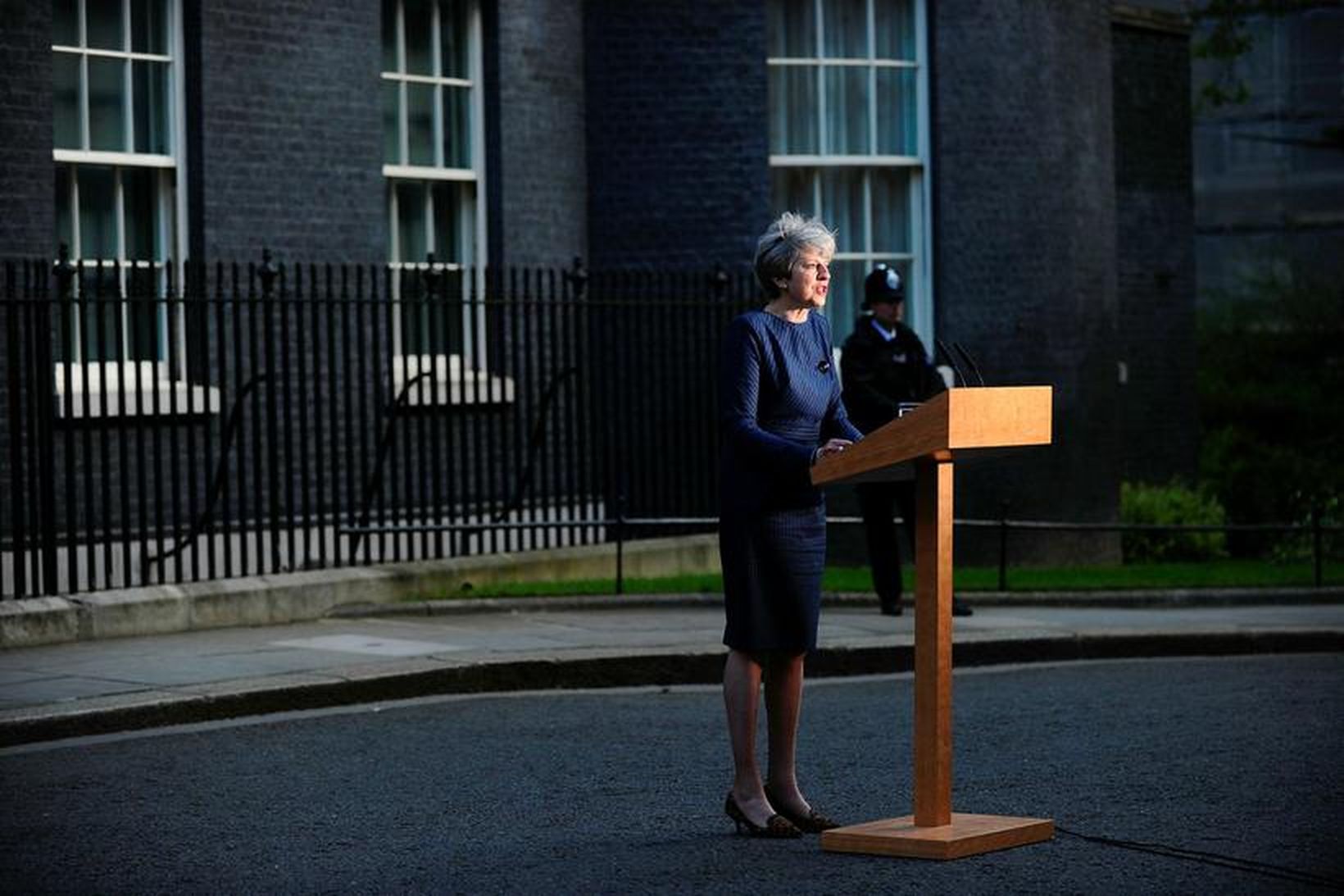 Theresa May hélt óvæntan blaðamannafund fyrir utan Downing-stræti í morgun.
