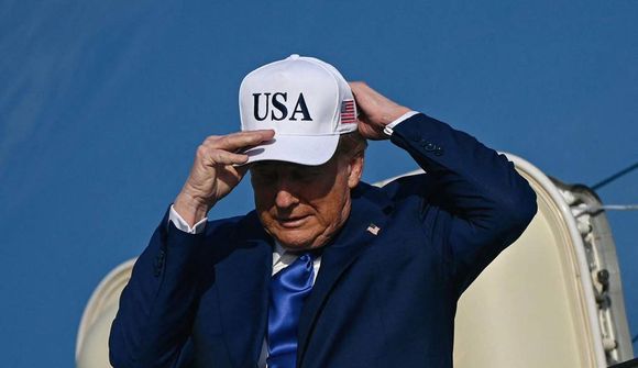 Fréttaskýring: Donald Trump reiðir til höggs