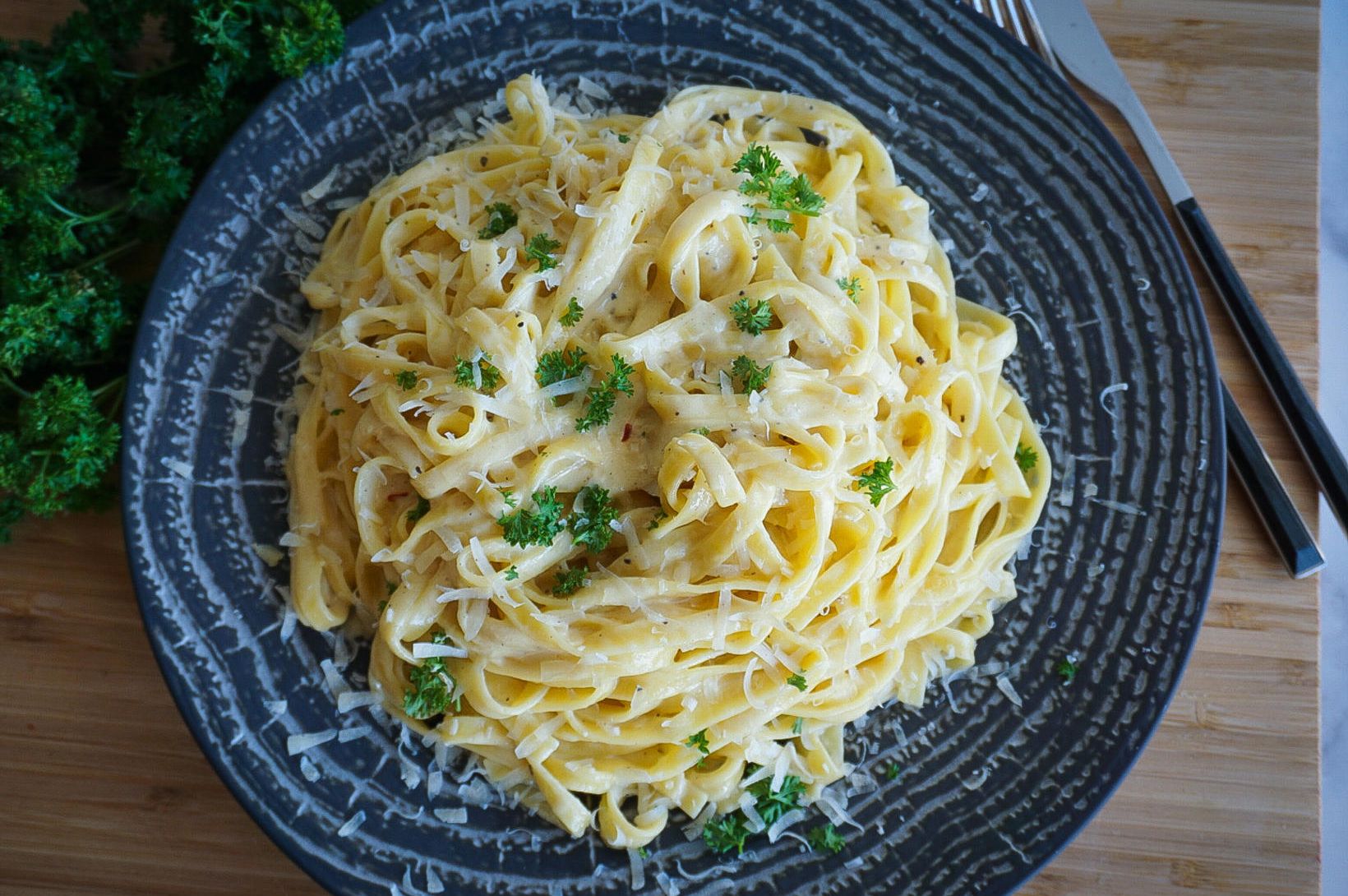 Rjómalagað alfredo pasta fullt af osti