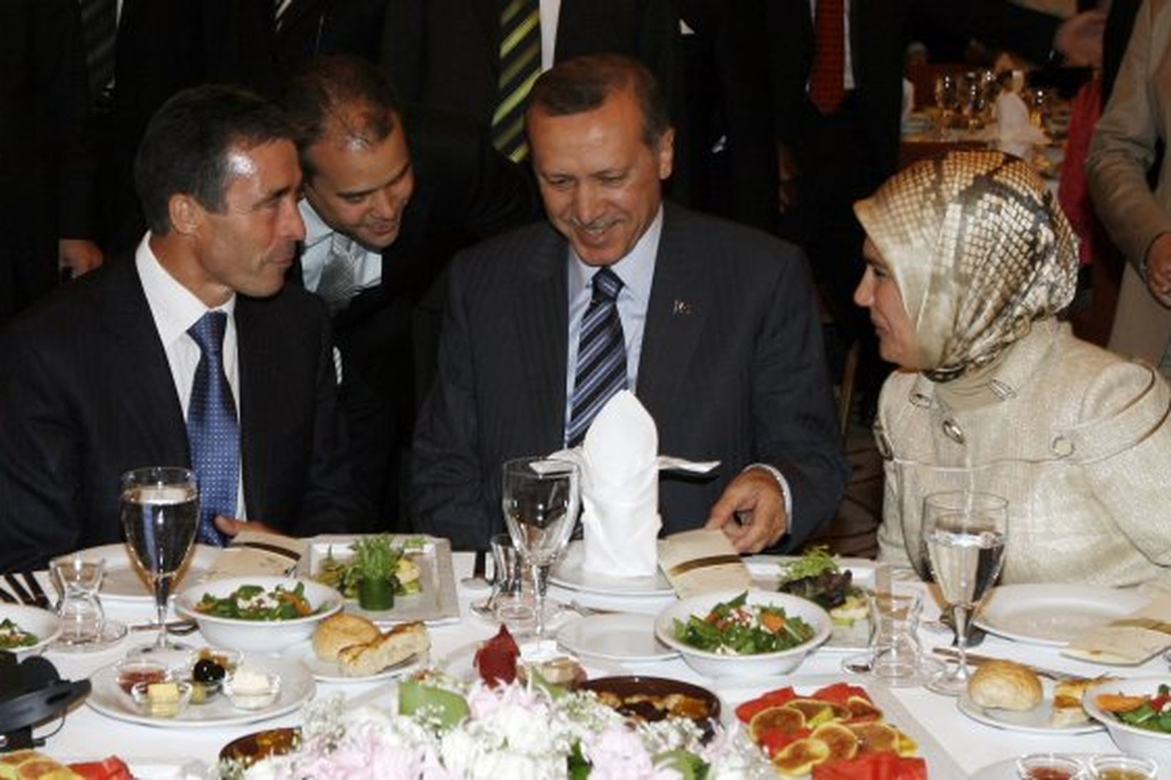 Anders Fogh Rasmussen og Recep Tayyip Erdogan, forsætisráðherra Tyrklands, snæddu …