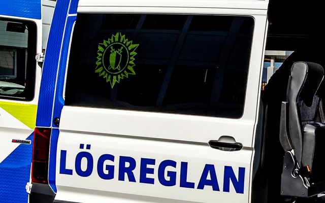 Vinnuveitandinn segir eftirlýsingu lögreglu litast af útlendingahatri og hroka.