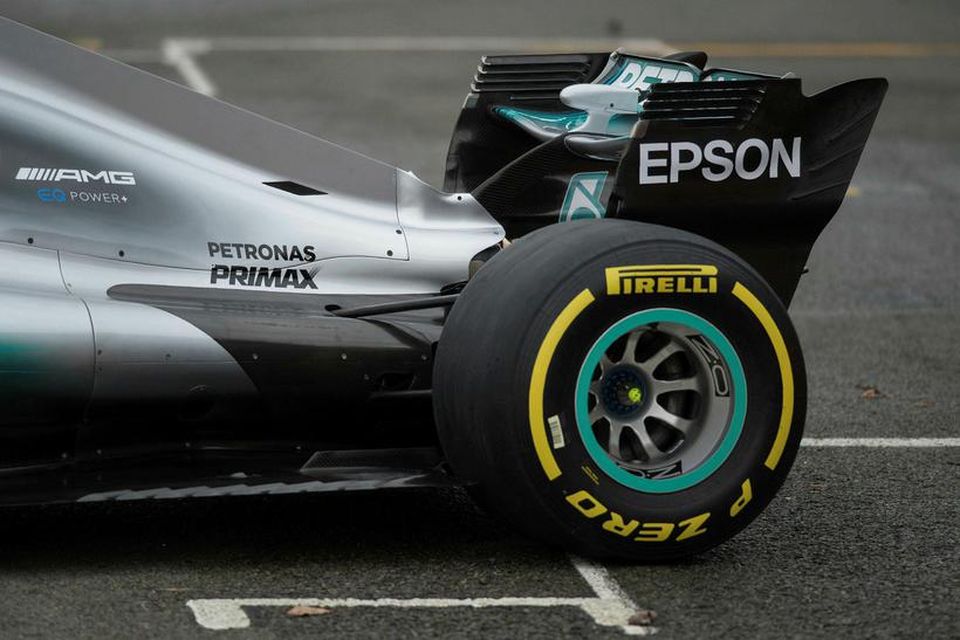 Afturvængur Mercedes W08 EQ Power+ bílsins við athöfnina í Silverstone í dag.