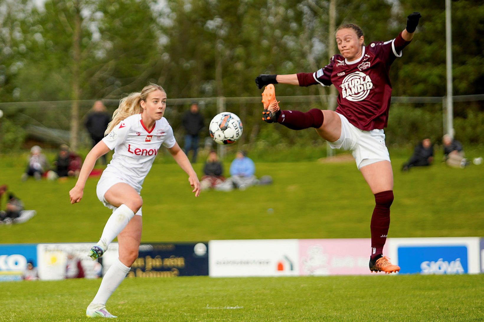 Sif Atladóttir og samherjar í Selfossliðinu sigruðu FH í kvöld.