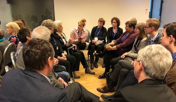 Fullt úr úr dyrum á #metoo-fundi 