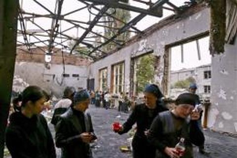 Leikfimisalur skólans Í Beslan nokkrum dögum eftir árásirnar..