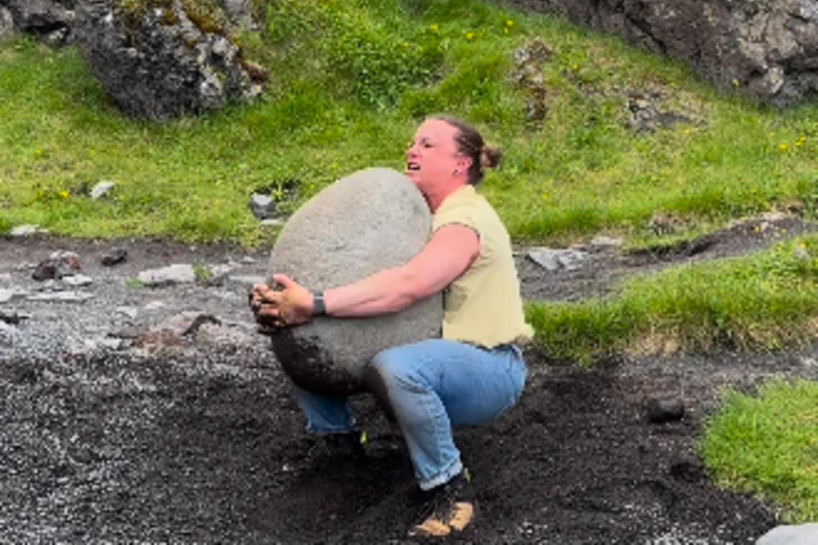 Fullsterkur átti ekki roð í í þýsku kraftlyftingarkonuna.