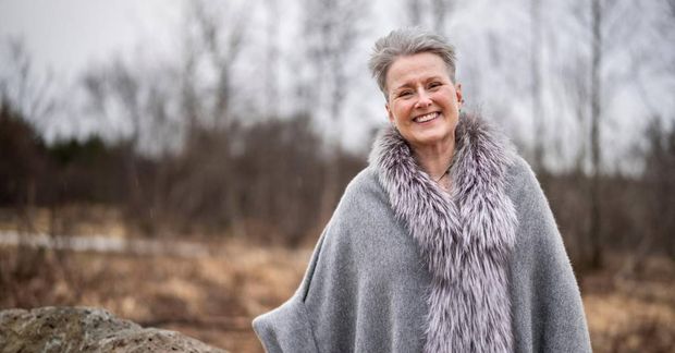 „Frásögnin er lipur og lifandi og áhorfandinn („áheyrandinn“ er kannski réttara orð) finnur allan tímann …