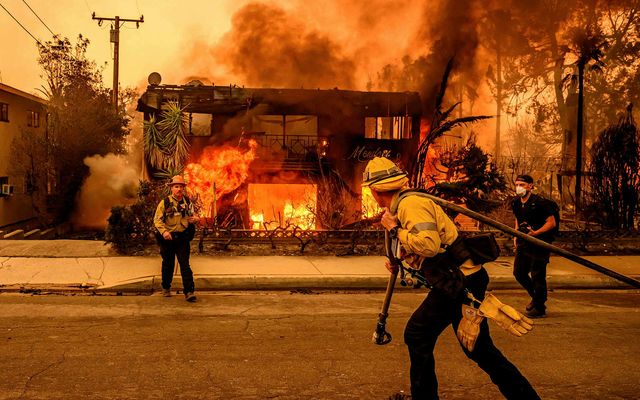 Tryggingasérfræðingur segir tjónið í Los Angeles verða dýrkeypt.