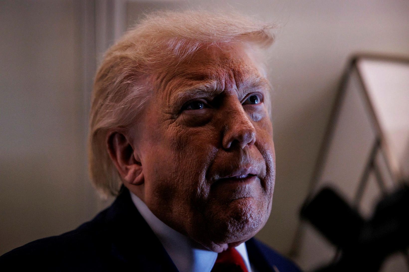 Trump strunsaði út úr viðtali