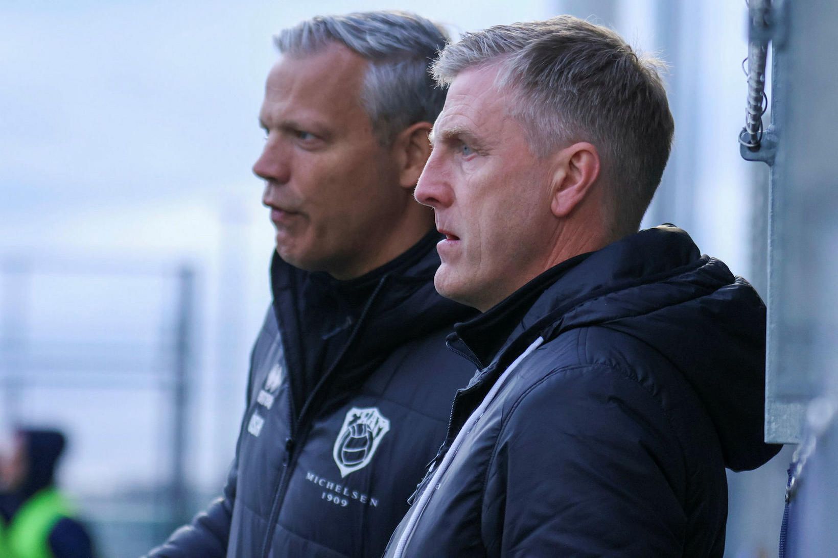 Rúnar Kristinsson á hliðarlínunni í kvöld.