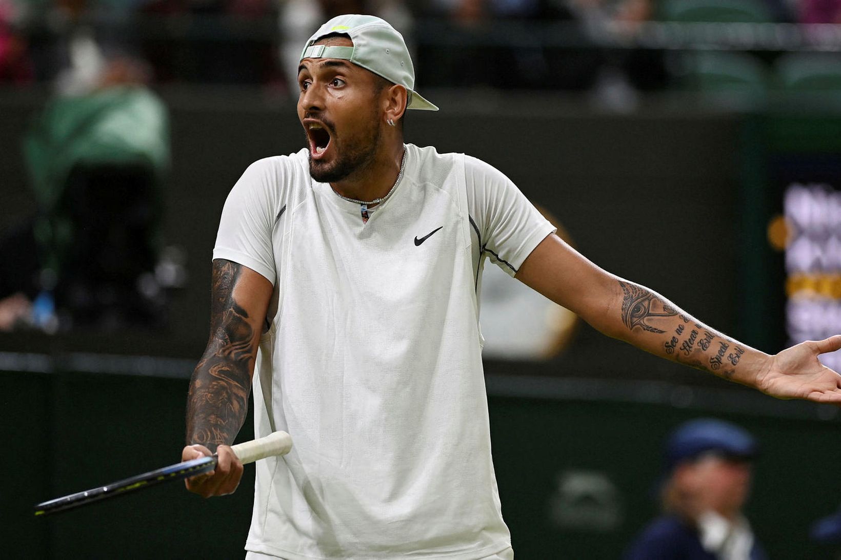 Nick Kyrgios lét vel í sér heyra í viðureigninni í …