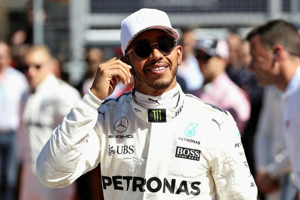 Lewis Hamilton í Austin en myndin er tekin rétt fyrir upphaf kappakstrsins í dag.