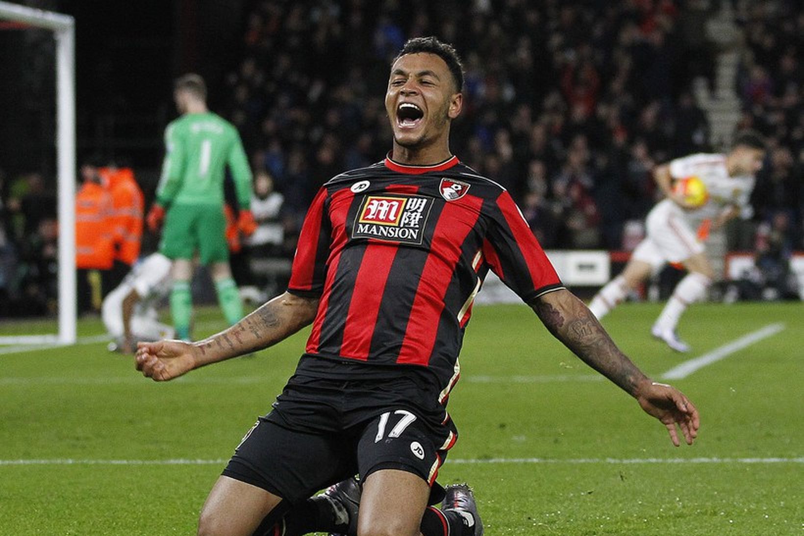 Joshua King fagnar marki fyrir Bournemouth.