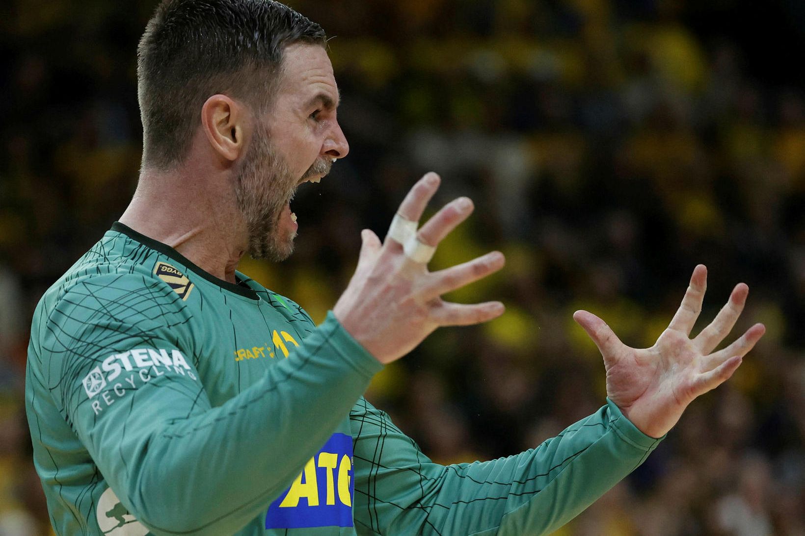 Sænski skemmtikrafturinn að yfirgefa Íslendingaliðið