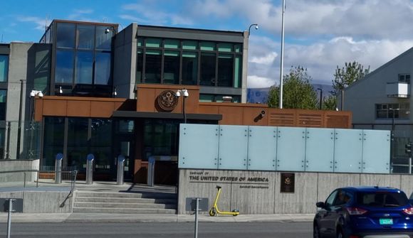 Biður Bandaríkjamenn að fara varlega í miðbænum