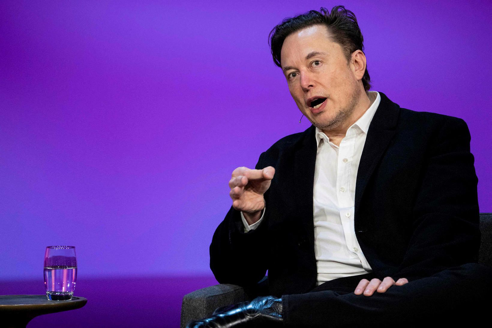 Elon Musk vill veita bönnuðum notendum „sakaruppgjöf“.