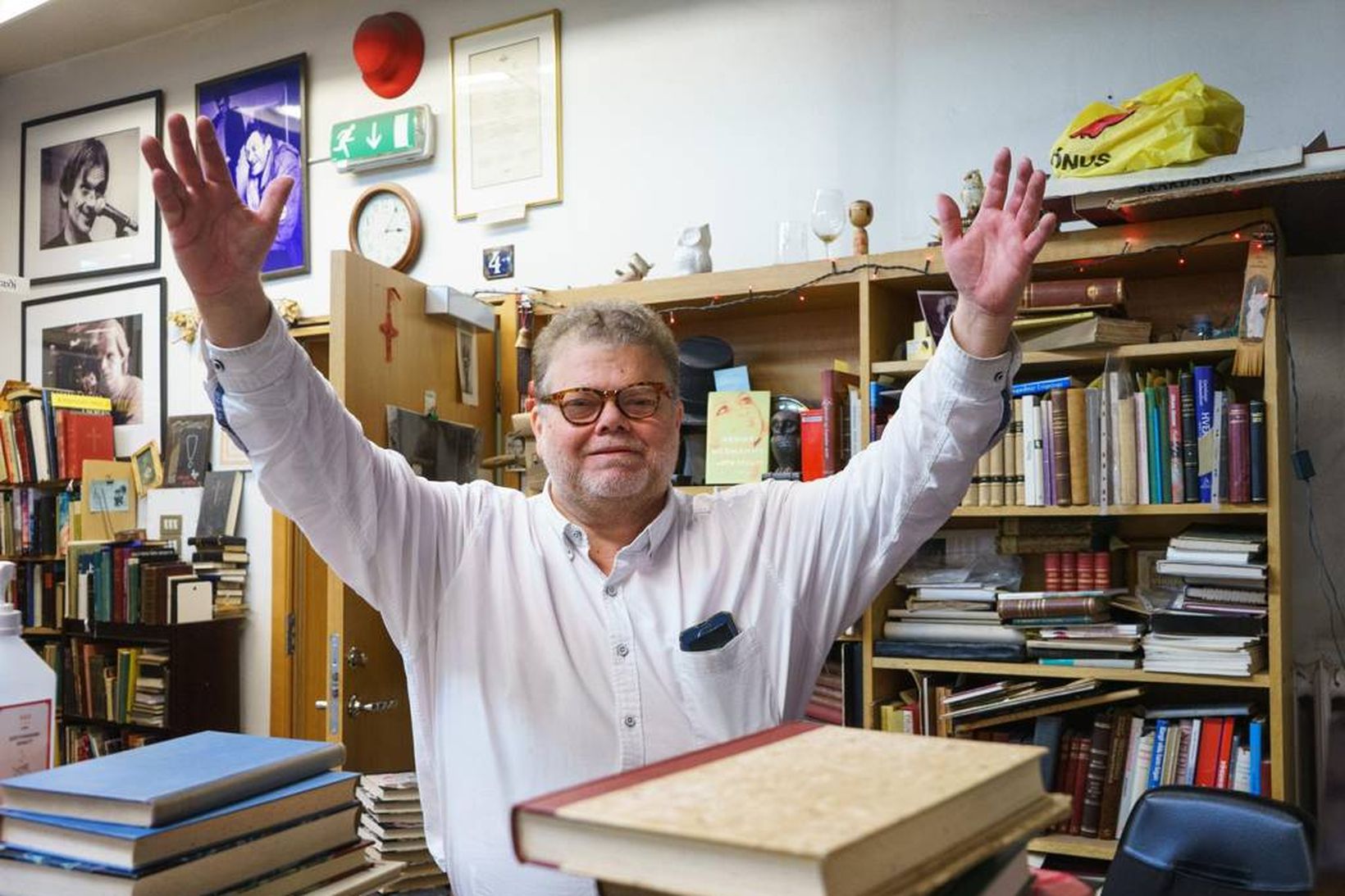 Mikil ásókn í stríðsbækur