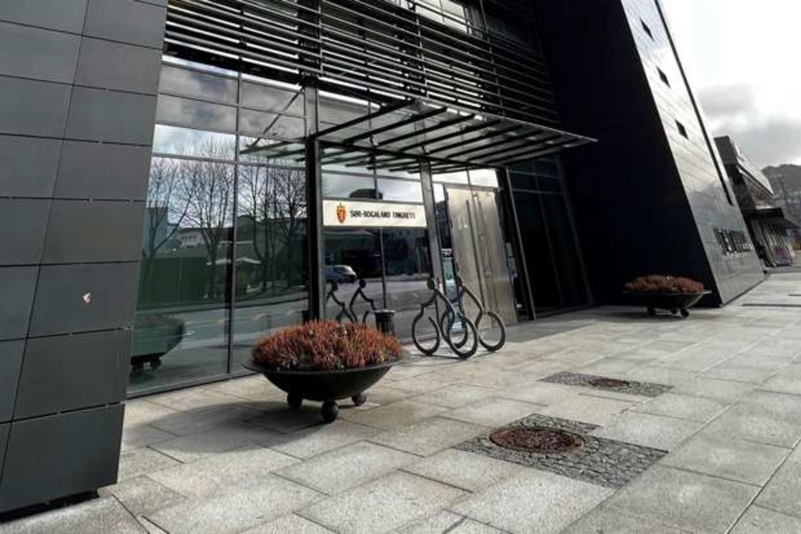 Aðalmeðferð nauðgunarmálsins í Stavanger í mars í fyrra fer nú …