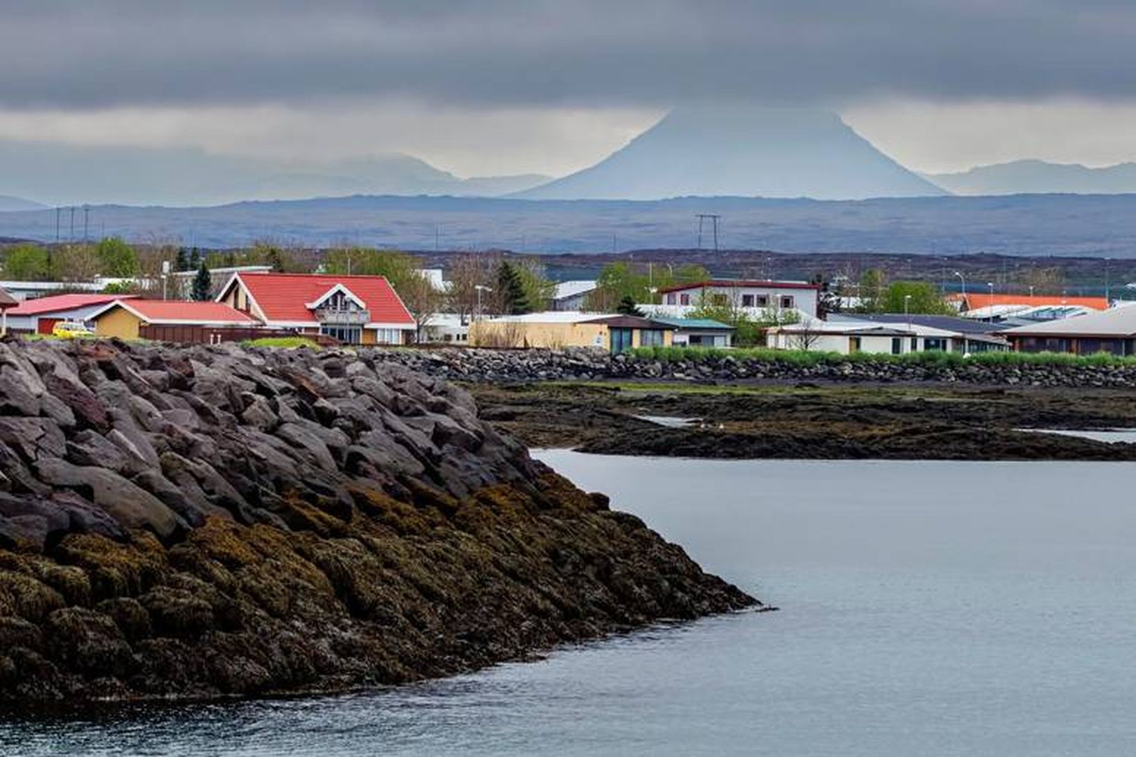 Lögregla setur einstefnu á valda vegi