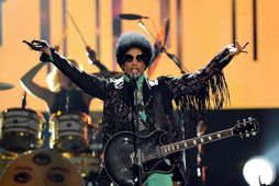 Prince, sem hét fullu nafni Prince Roger Nelson, sést hér á Billboard tónlistarverðlaununum 2013.