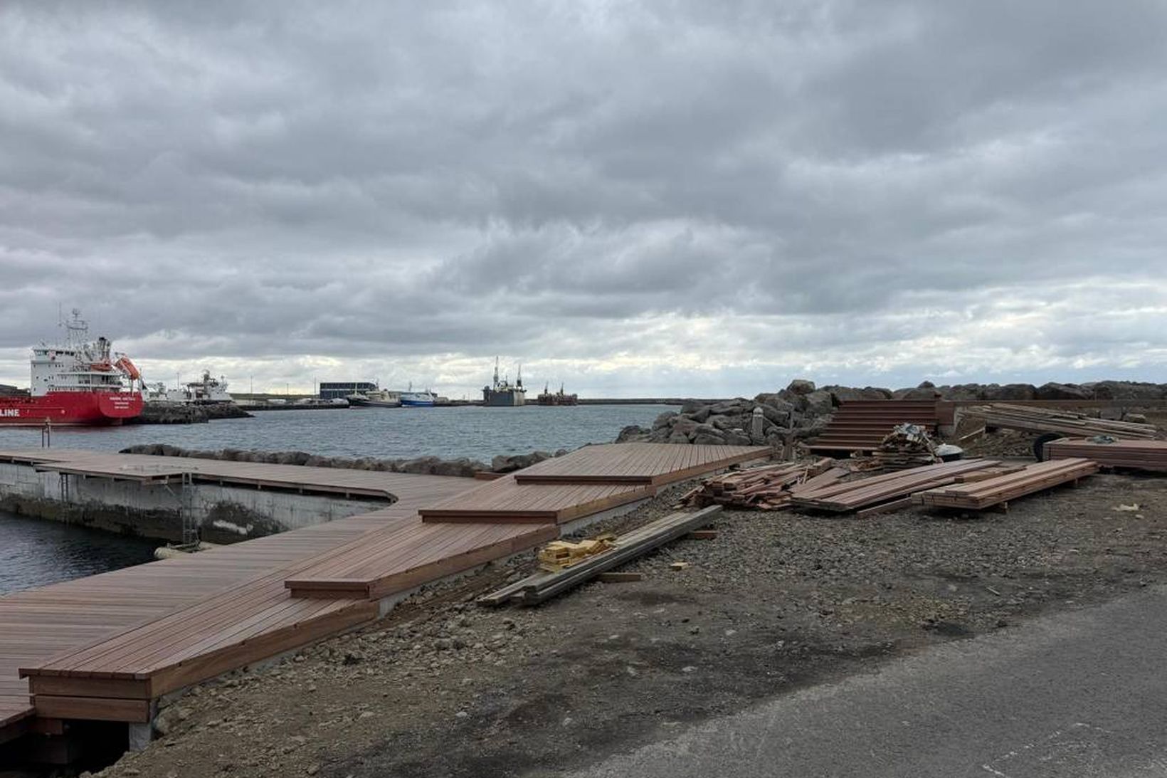Timburdekkið lagt niður