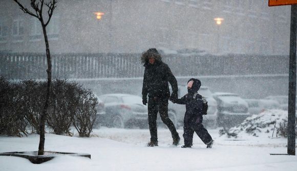 Borgarbörnum verði fylgt í skólann í fyrramálið