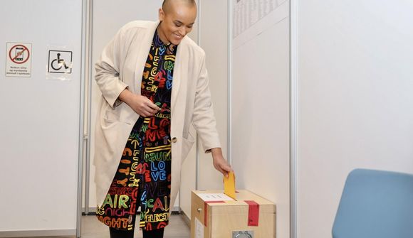 Sanna fyrst formanna til að kjósa 