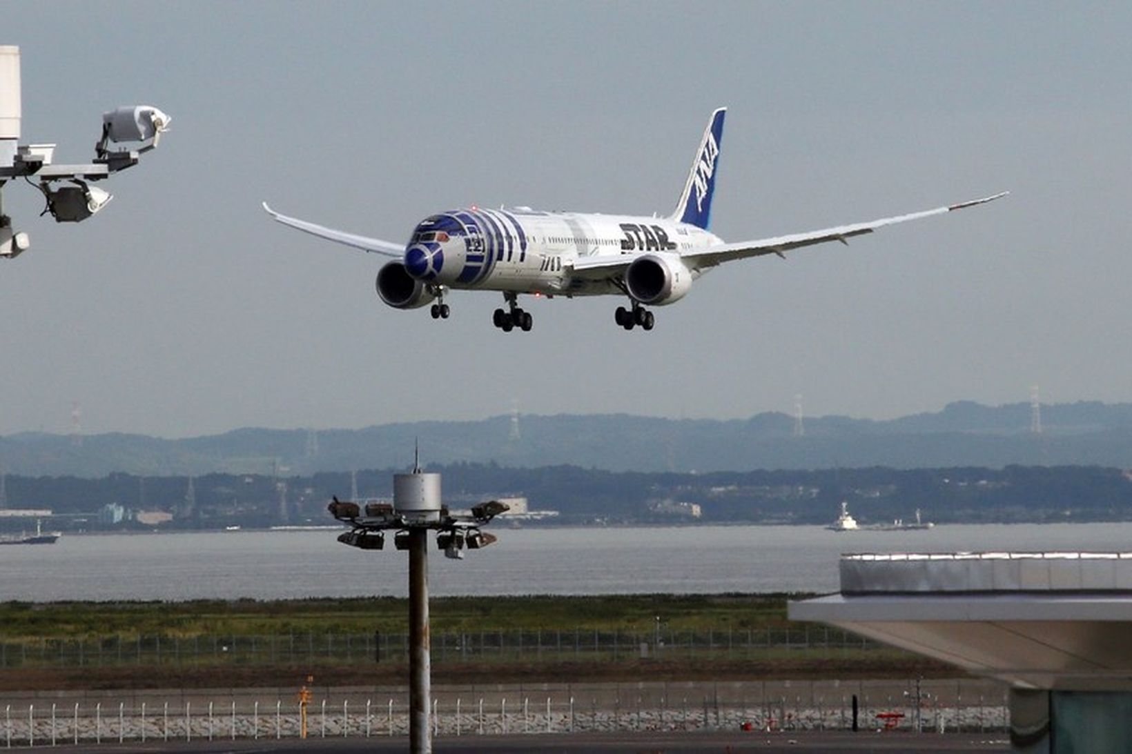 Star Wars flugvel All Nippon Airways flugfélagsins er af tegundinni …