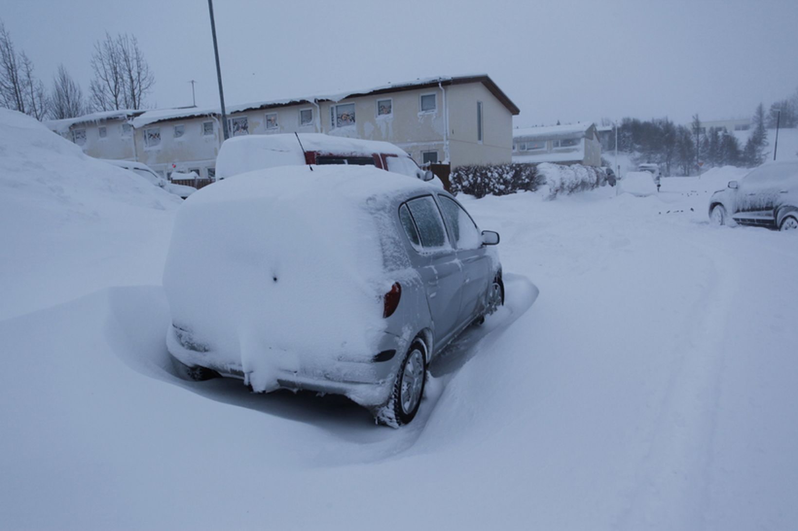 Það er snjór á Akureyri í dag.