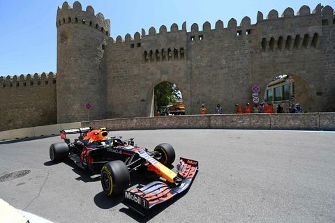 Sergio Perez ekur í Bakú í dag.