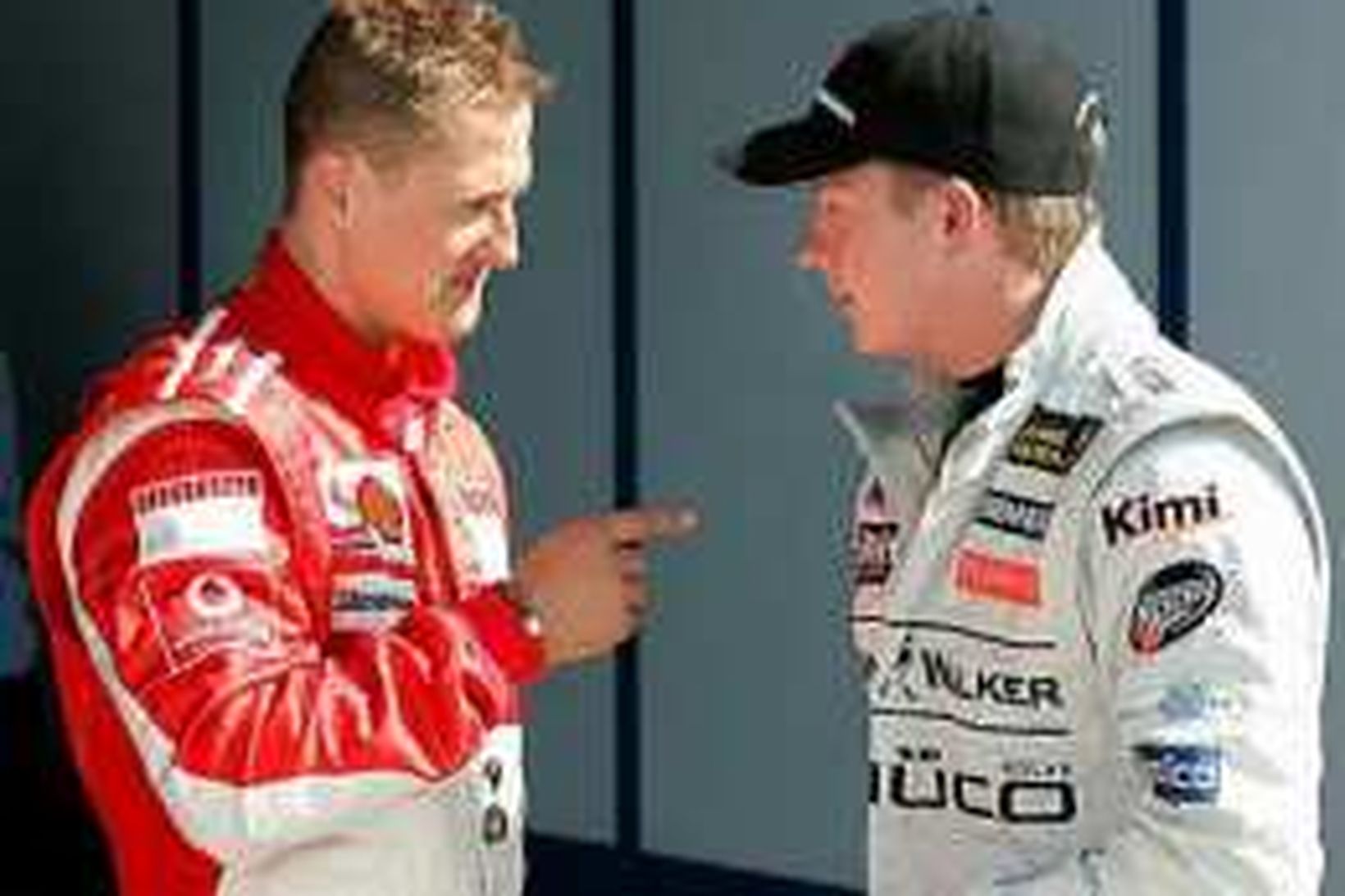 Schumacher og Räikkönen ræðast við.