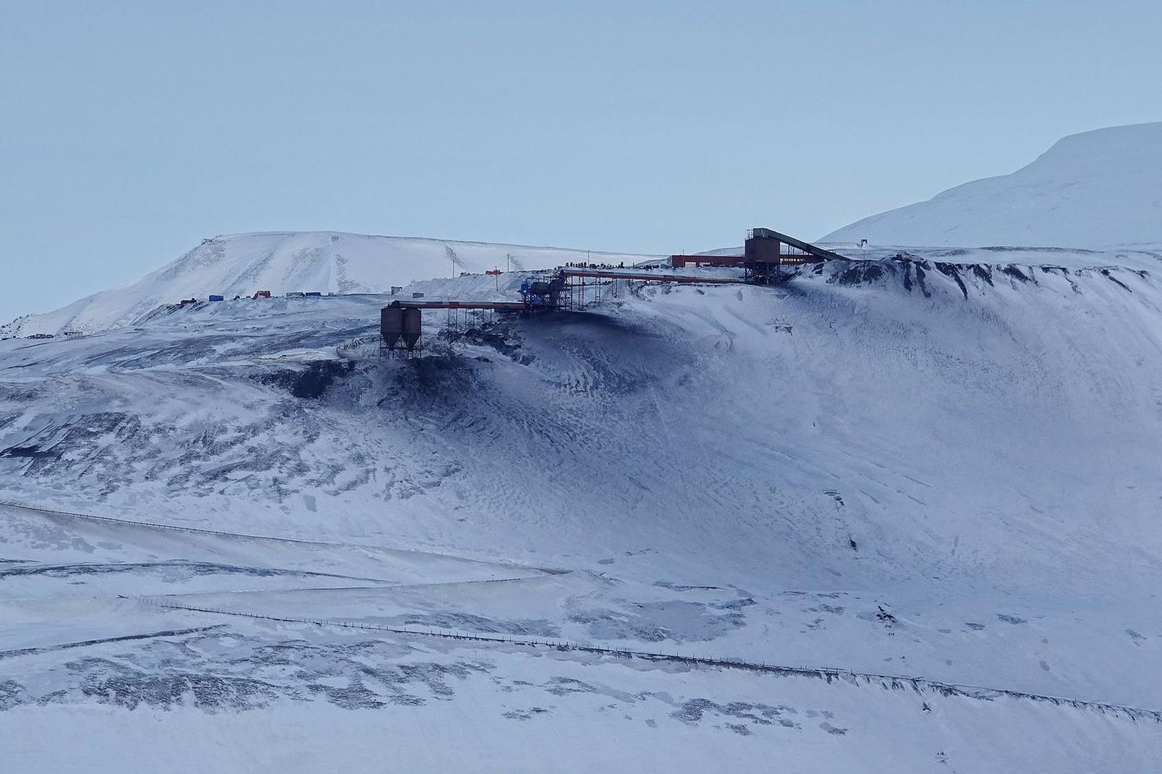 Náma 7 á Svalbarða er síðasta norska kolanáman. Nú stendur …