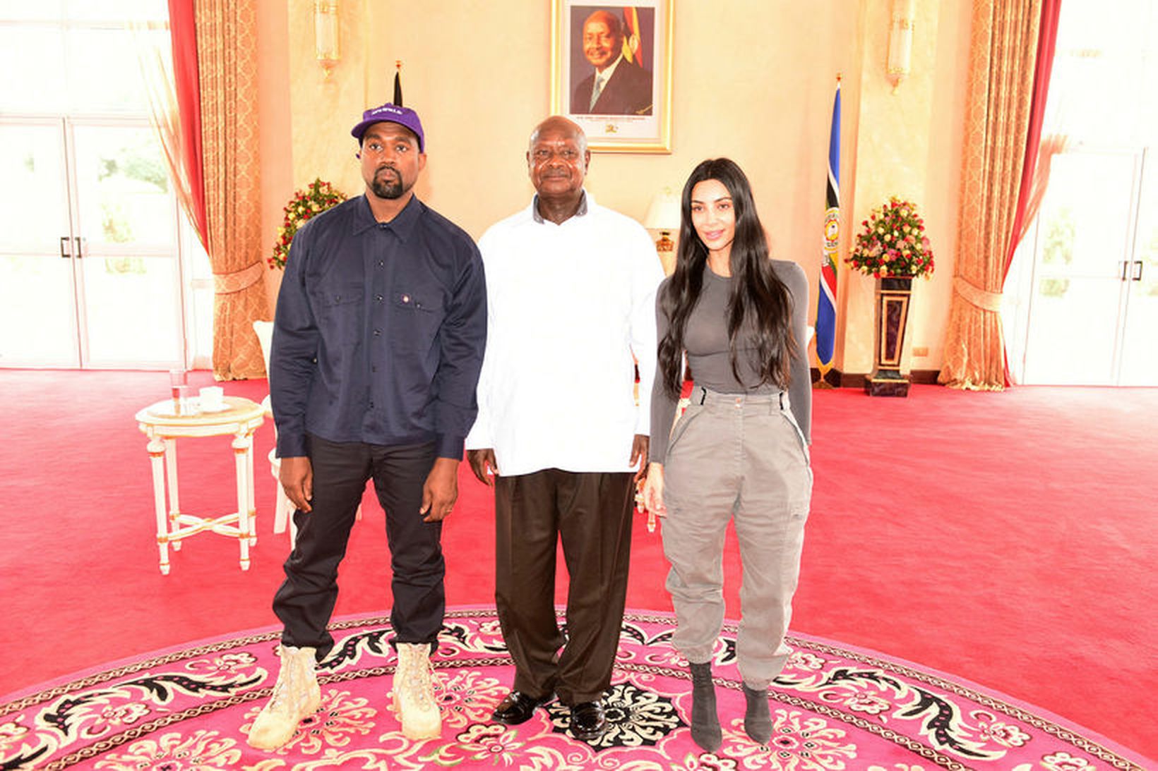 Forseti Úganda, Yoweri Museveni, tók á móti þeim Kanye West …