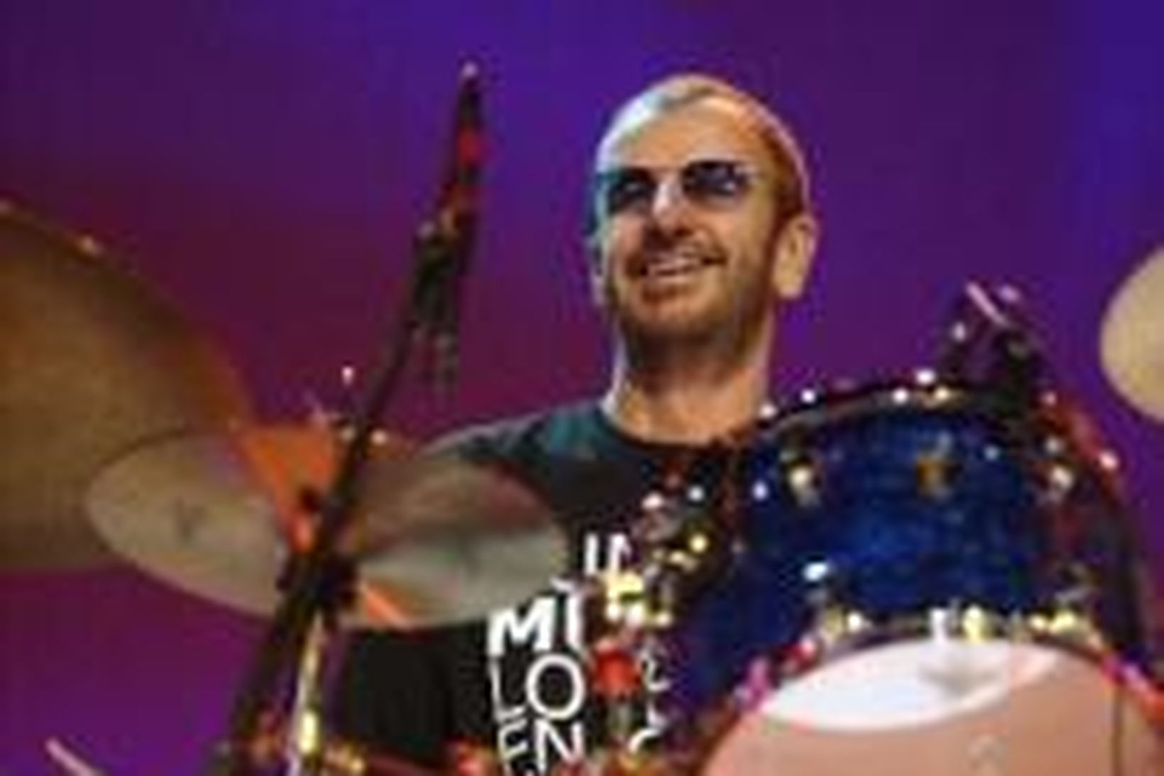 Ringo Starr við trommusettið.