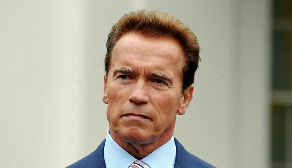 Schwarzenegger svíkur lit í kosningunum