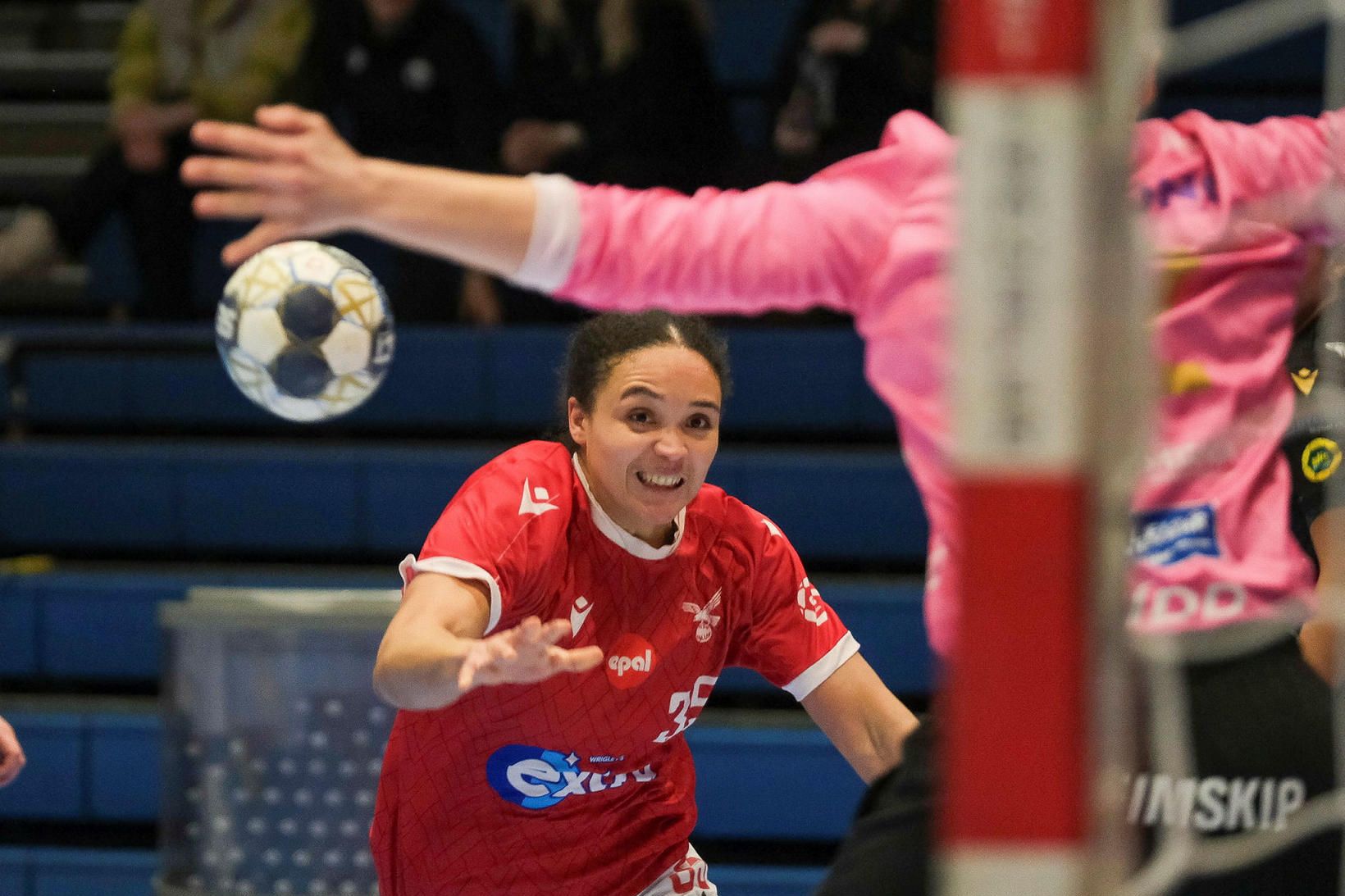 Valur – Fram kl. 19.30, bein lýsing