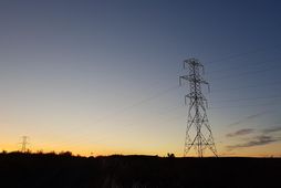 Rafmagnslaust hefur verið á hálfu landinu í dag, nánar tiltekið á Austurlandi og Norðurlandi.