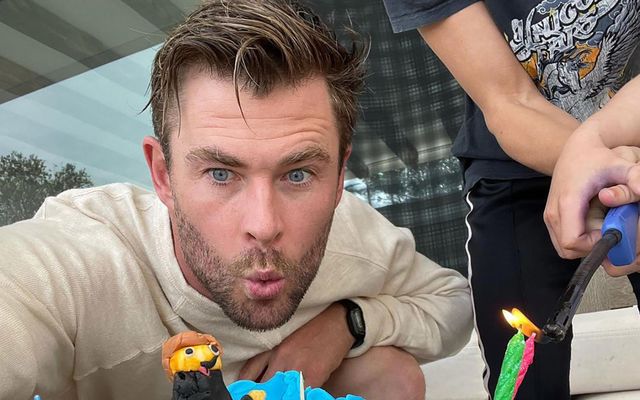 Chris Hemsworth fagnaði 38 ára afmælinu sínu nú á dögunum.