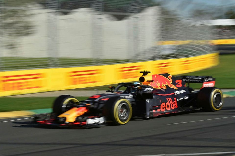Daniel Ricciardo á ferð í kappakstrinum í Melbourne.