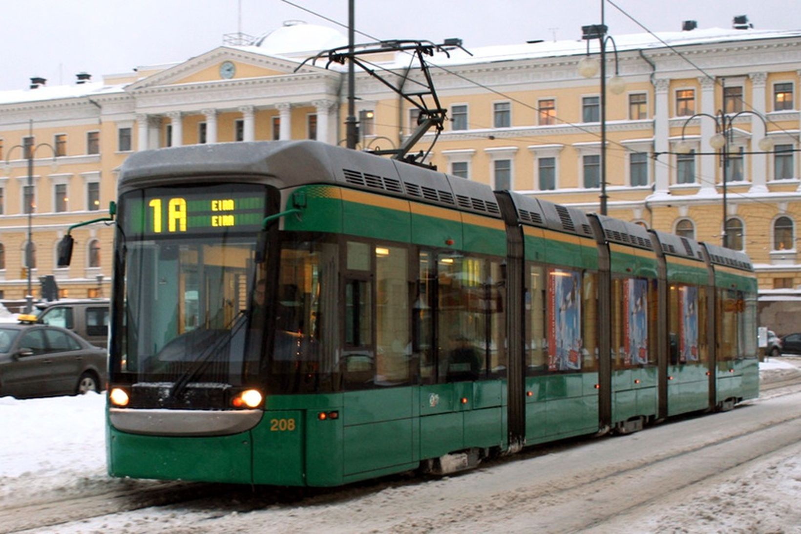 Sporvagn á ferð í Helsinki en þar í borg eru …