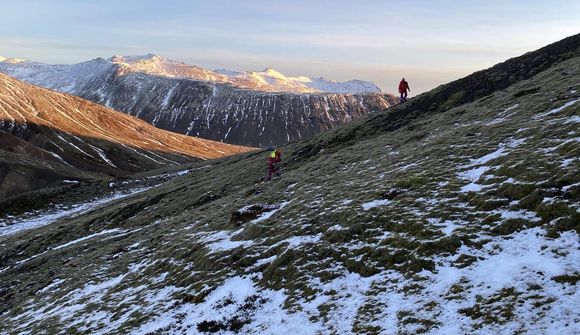 Ferðamönnum bjargað af Ketillaugarfjalli